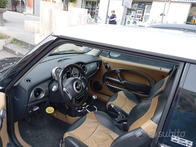 Usata Mini Cooper 116 CV (85 kW) 2006 Nero Utilitaria