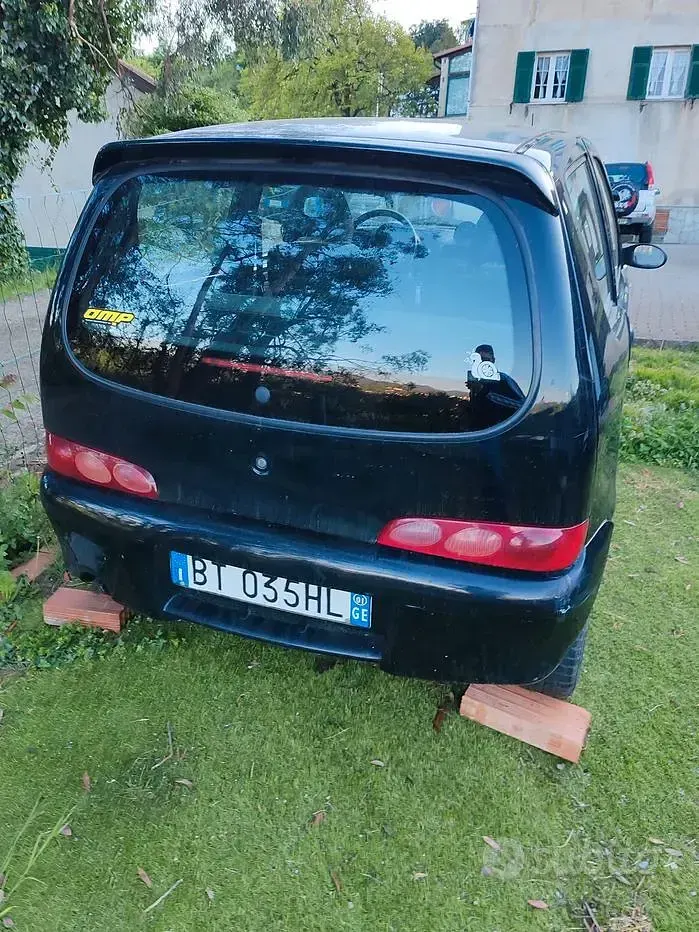 Usata Fiat 600 54 CV (39 kW) 2001 Nero Berlina