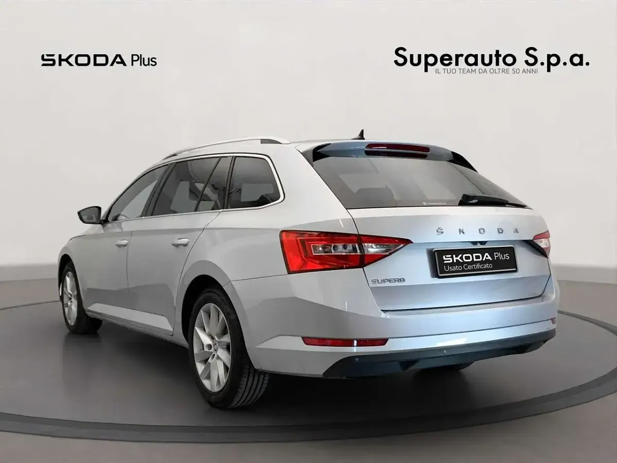 Usata Skoda Superb Executive 150 CV (110 kW) 2024 Argento Station wagon