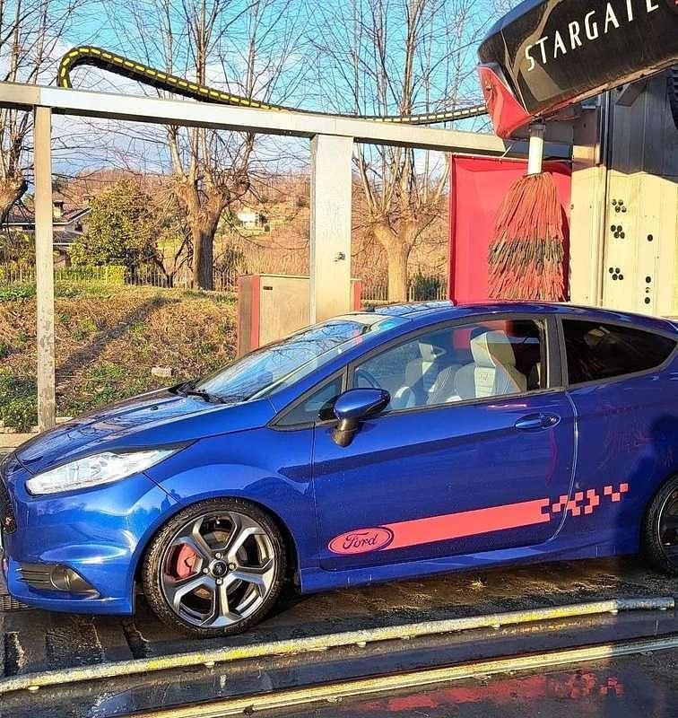 Usata Ford Fiesta ST 182 CV (133 kW) 2017 Berlina