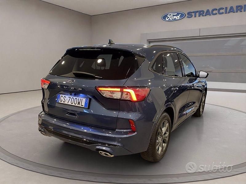 Usata Ford Kuga ST-Line 120 CV (88 kW) 2024 Blu metallizzato SUV