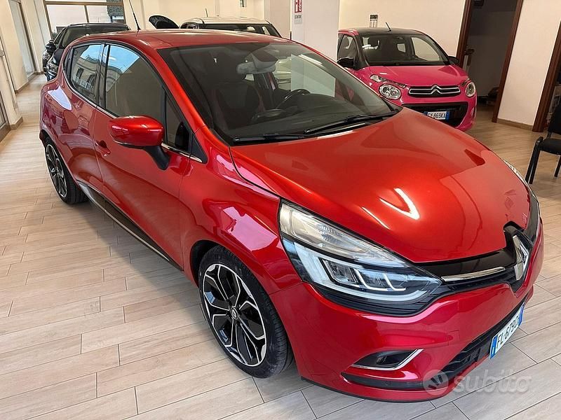 Usata Renault Clio GrandTour GT-Line 110 CV (80 kW) 2017 Rosso Station wagon