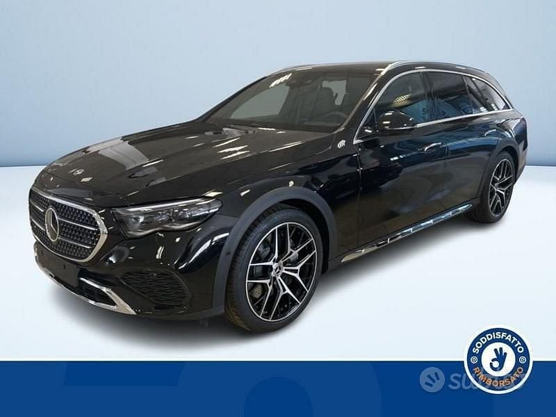 Nero Nuova 2025 Mercedes E220 Advanced Plus Station wagon | 72.250 € (Buon prezzo) - Immagine 1/3