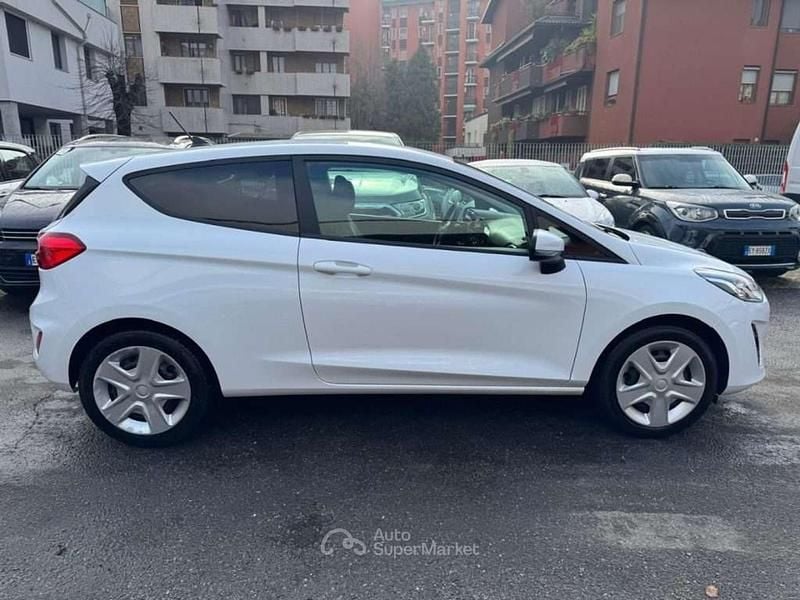Gebraucht Ford Fiesta Trend 75 PS (55 kW) 2020 Weiß Van
