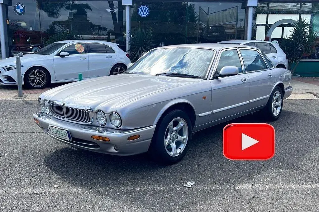 Usata Jaguar XJ SE 237 CV (174 kW) 2002 Argento metallizzato Berlina