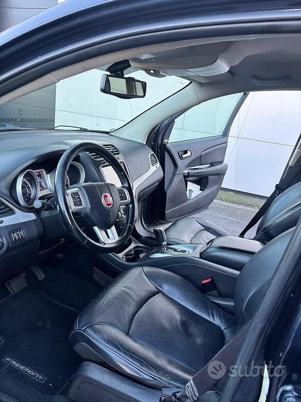 Usata Fiat Freemont Lounge 170 CV (125 kW) 2012 Blu SUV