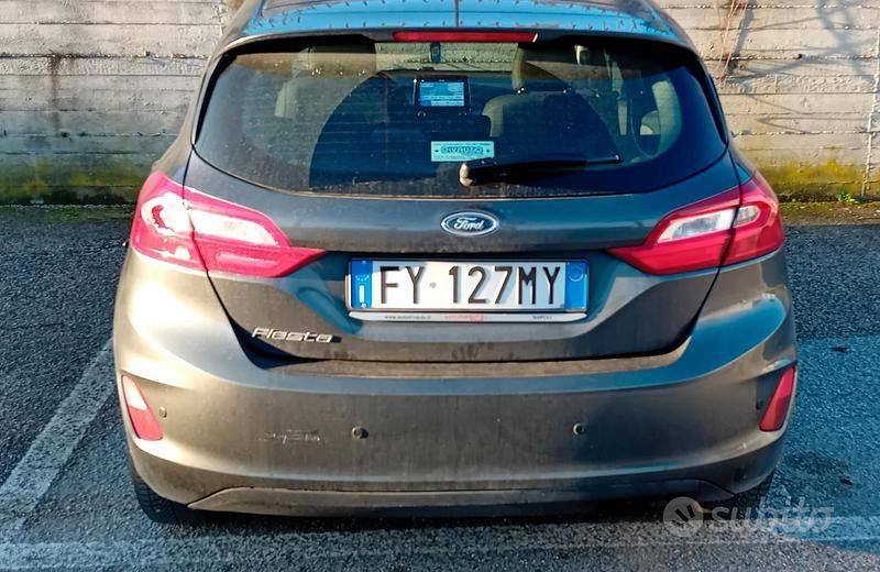 Usata Ford Fiesta 100 CV (73 kW) 2019 Grigio Utilitaria
