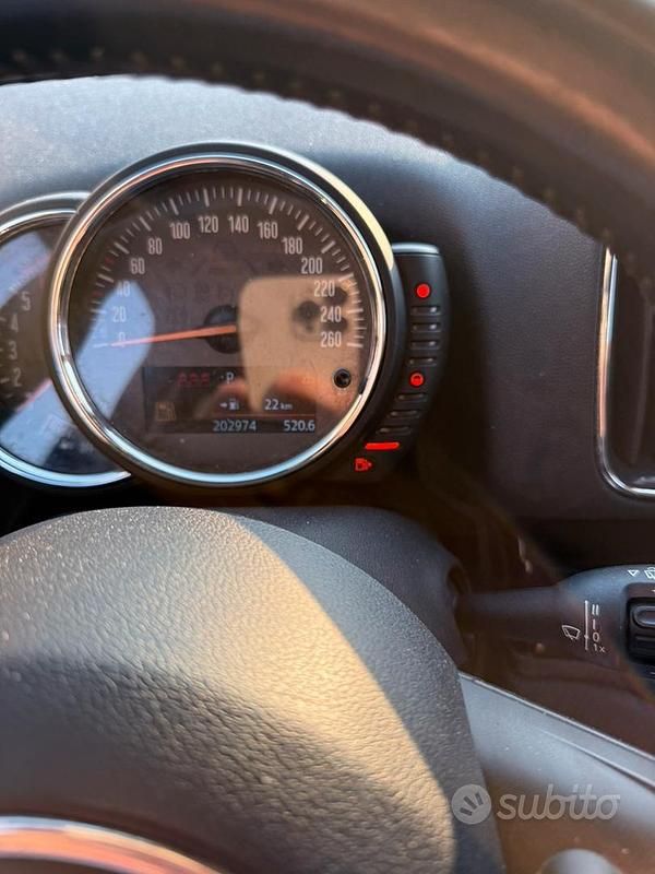 Usata Mini Countryman 111 CV (81 kW) 2017 Verde SUV