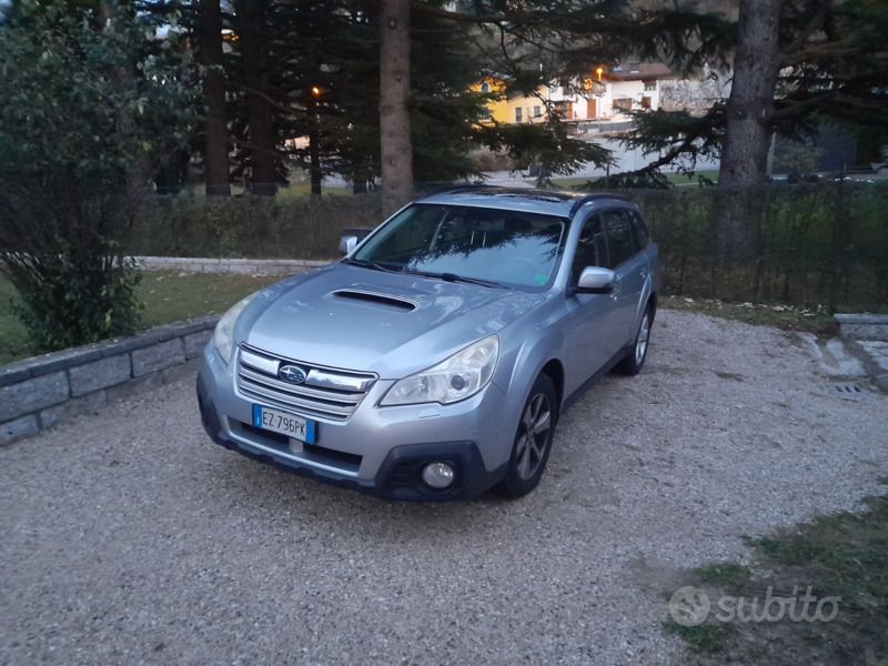 Usata Subaru Outback Trend 150 CV (110 kW) 2015 Grigio SUV