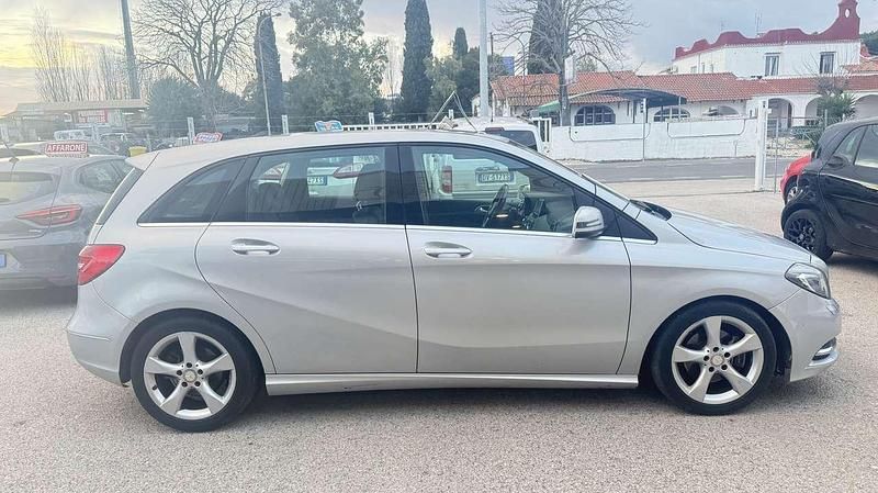 Usata Mercedes B180 Premium 109 CV (80 kW) 2014 Argento Utilitaria