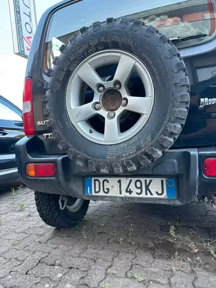 Usata Suzuki Jimny 86 CV (63 kW) 2007 Nero SUV
