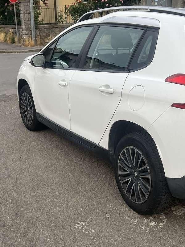 Usata Peugeot 2008 Allure 114 CV (83 kW) 2015 Bianco SUV