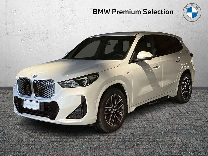 Mineral white metallizzato Usata 2024 BMW iX1 M Sport SUV | 37.090 € (Buon prezzo) - Immagine 1/2