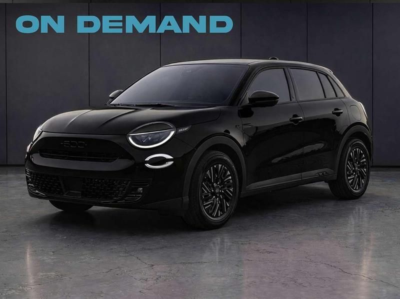 Usata Fiat 600 La Prima 101 CV (74 kW) 2025 Diversi colori SUV