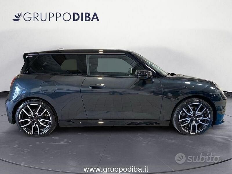 Usata Mini John Cooper Works 217 CV (159 kW) 2024 Grigio Utilitaria