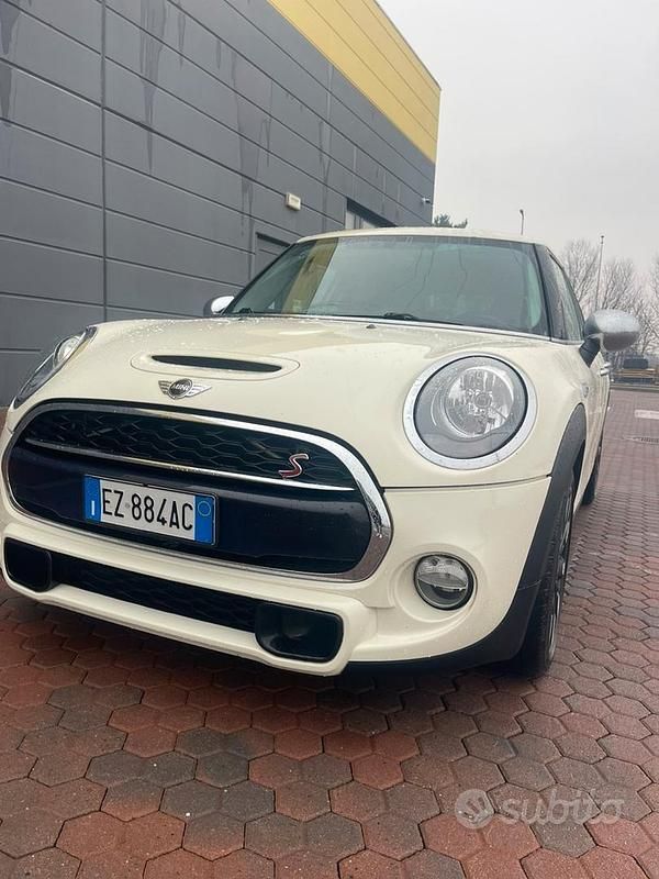 Bianco Usata 2015 Mini Cooper SD Business Utilitaria | 9900 € (Molto cara) - Immagine 1/4