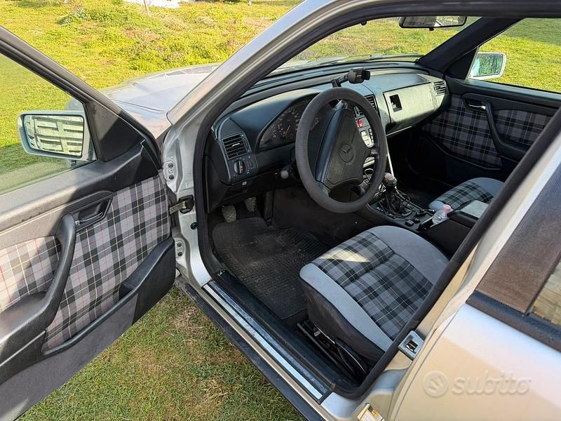 Usata Mercedes C200 136 CV (100 kW) 1994 Berlina