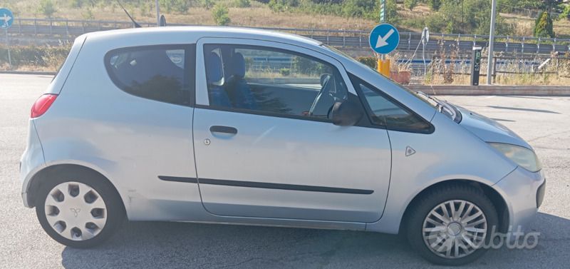 Usata Mitsubishi Colt Instyle 95 CV (69 kW) 2006 Argento Monovolume