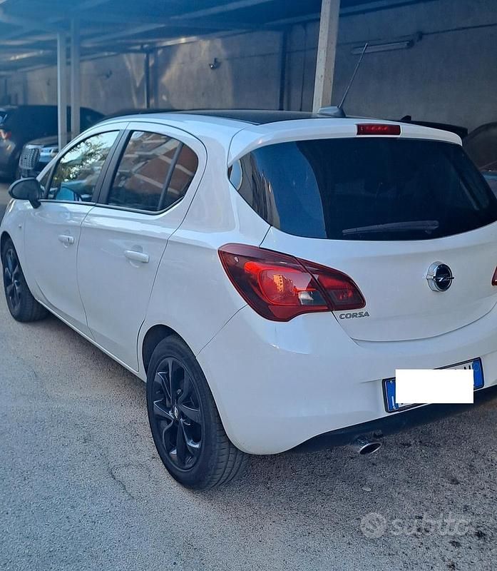 Usata Opel Corsa 90 CV (66 kW) 2017 Bianco Berlina