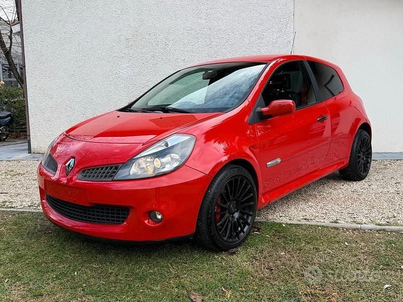 Rosso Usata 2007 Renault Clio II R.S. Berlina | 9990 € (Buon prezzo) - Immagine 1/4