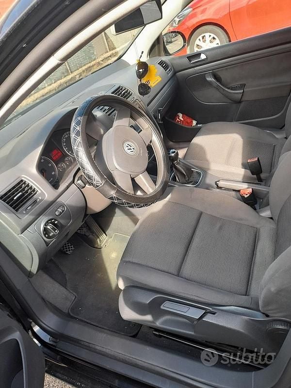 Usata VW Golf V Comfortline 105 CV (77 kW) 2007 Nero Berlina