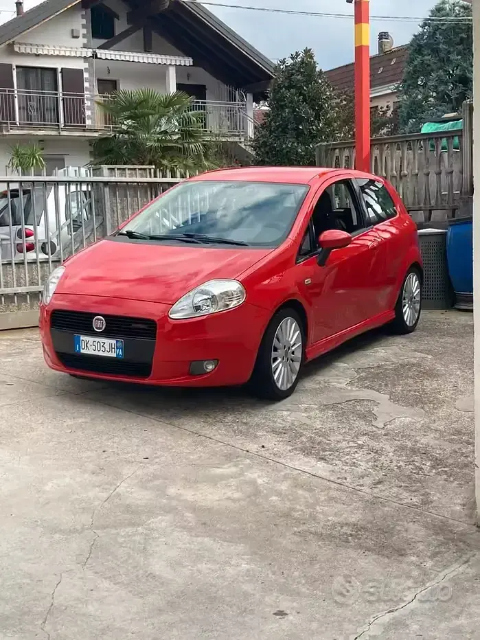 Usata Fiat Grande Punto 90 CV (66 kW) 2007 Rosso Utilitaria