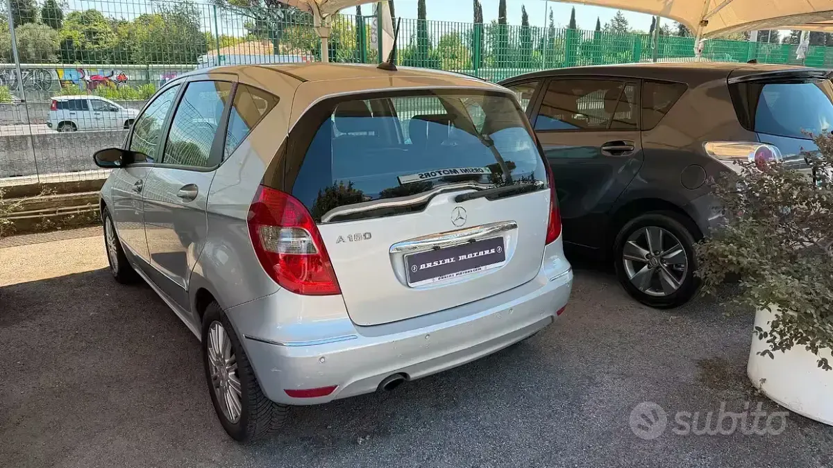 Usata Mercedes A180 Elegance 95 CV (69 kW) 2010 Grigio Berlina