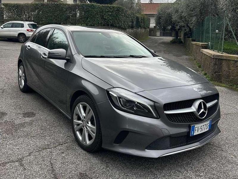 Usata Mercedes A180 Premium 109 CV (80 kW) 2016 Grigio Berlina