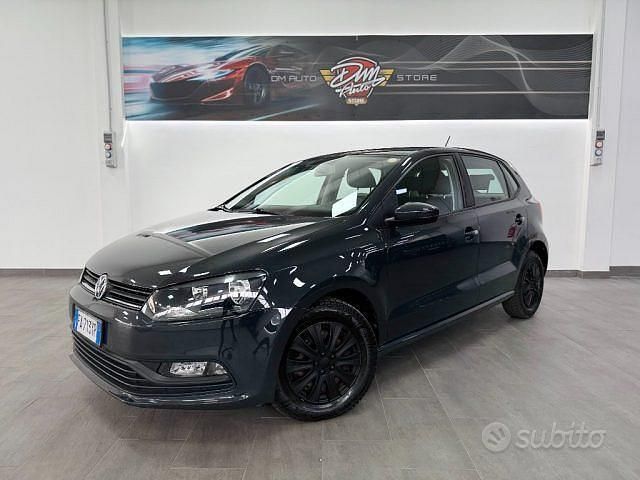Usata VW Polo Trendline 75 CV (55 kW) 2015 Grigio scuro Berlina