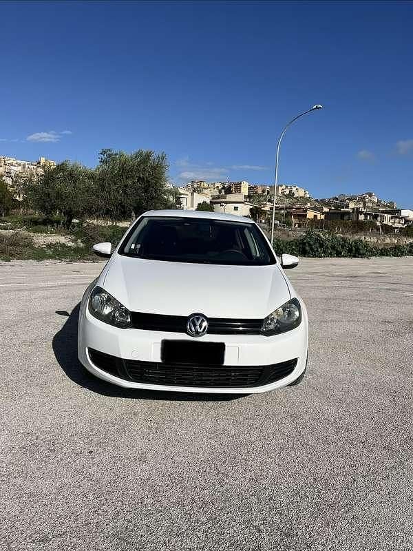 Usata VW Golf VII Highline 105 CV (77 kW) 2012 Berlina