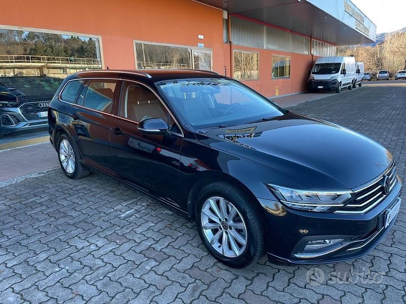 Usata VW Passat Business 150 CV (110 kW) 2022 Nero Station wagon