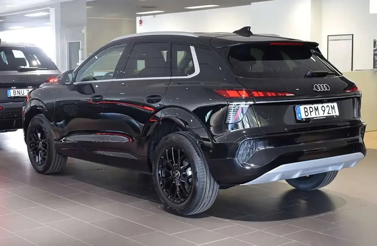 Nuova Audi Q3 Advanced 150 CV (110 kW) 2026 Nero SUV