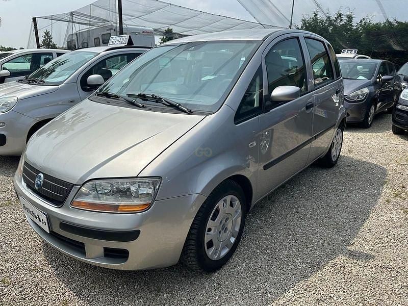 Usata Fiat Idea Dynamic 101 CV (74 kW) 2005 Argento Monovolume