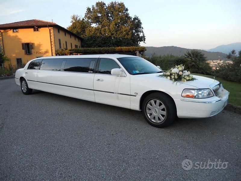 Usata Lincoln Town Car 2005 Bianco Berlina