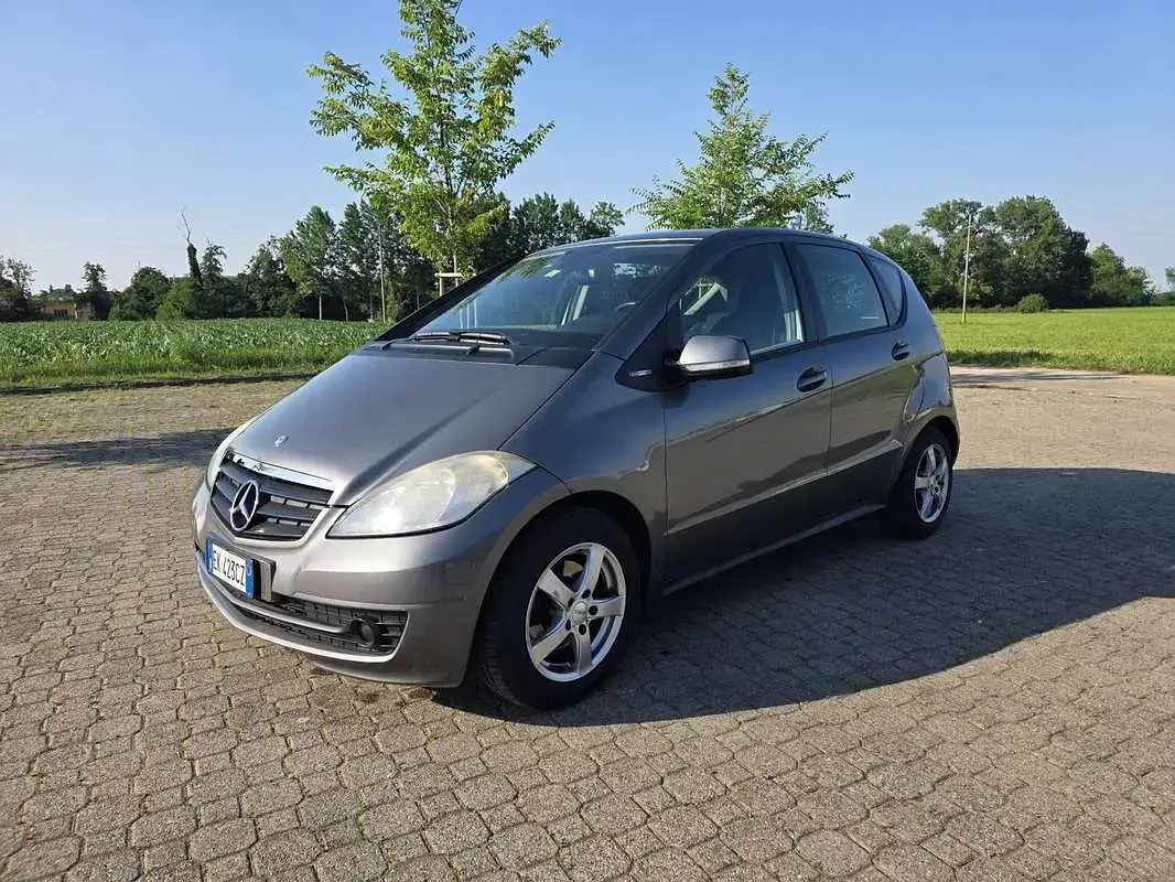 Usata Mercedes A160 Elegance 82 CV (60 kW) 2010 Grigio Monovolume