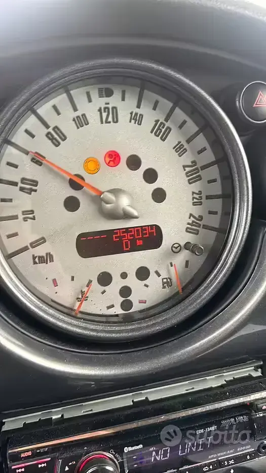 Usata Mini Cooper 116 CV (85 kW) 2006 Verde Utilitaria