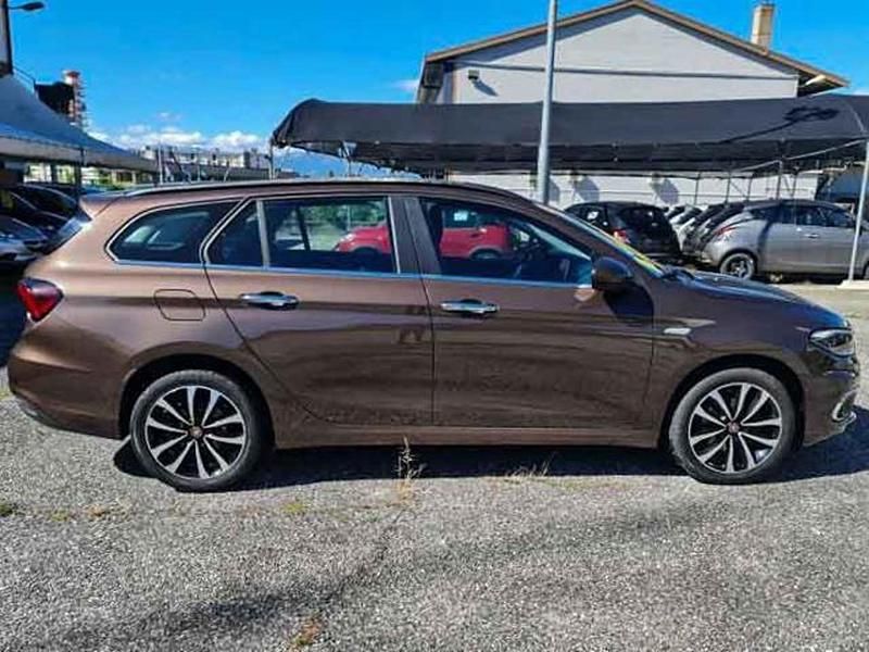 Usata Fiat Tipo Business 120 CV (88 kW) 2020 Bronzo Station wagon