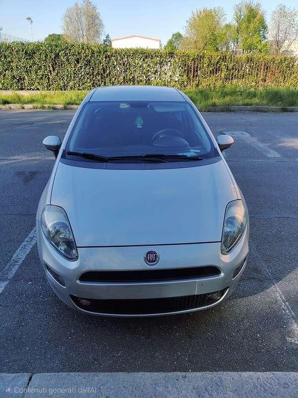 Usata Fiat Punto Easy 77 CV (56 kW) 2015 Utilitaria