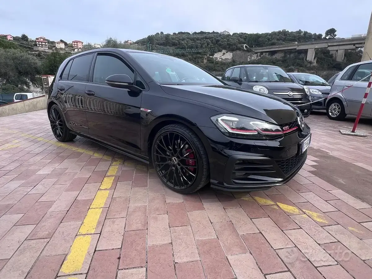 Usado VW Golf VII GTI 245 CV (180 kW) 2018 Negro Berlina