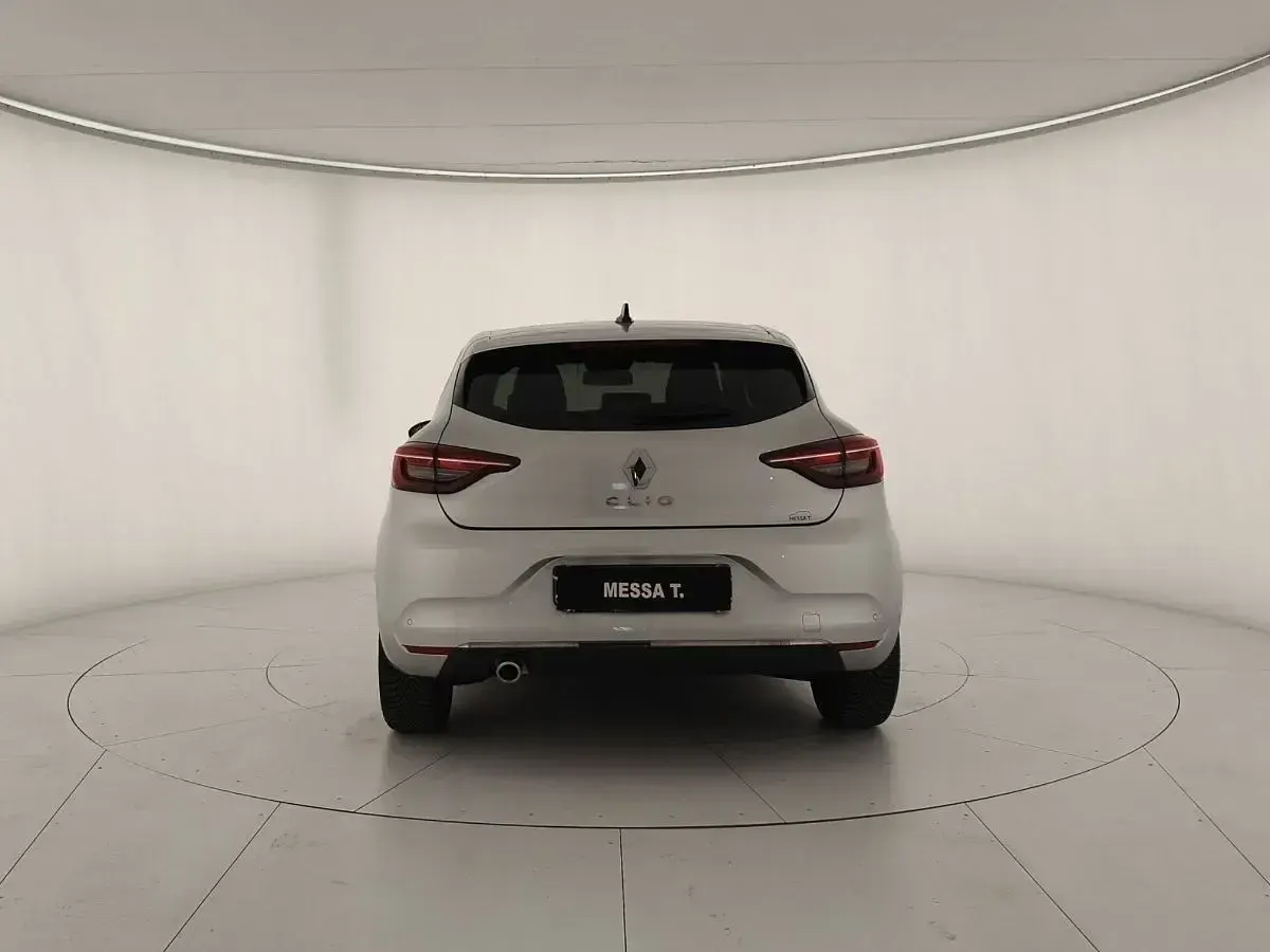 Usata Renault Clio Intens 91 CV (66 kW) 2023 Tutte_argento Utilitaria