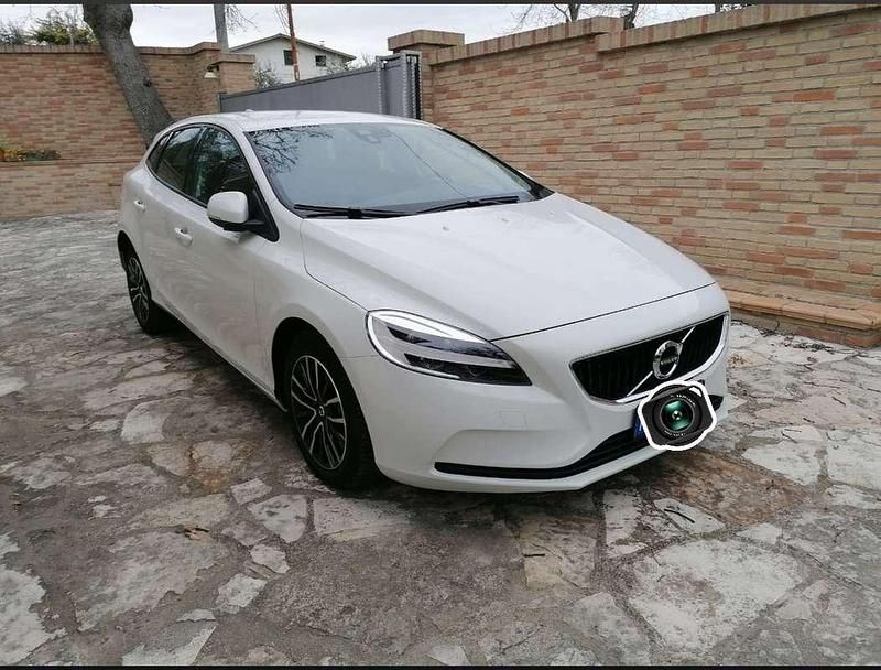 Bianco Usata 2018 Volvo V40 Plus Tre volumi | 11.900 € (Buon prezzo) - Immagine 1/1