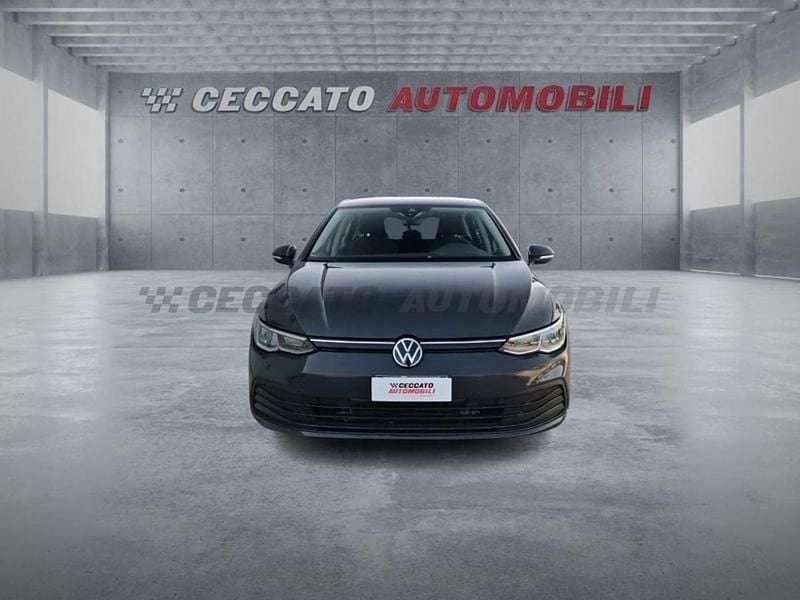 Usata VW Golf VIII Life 116 CV (85 kW) 2024 Grigio Berlina
