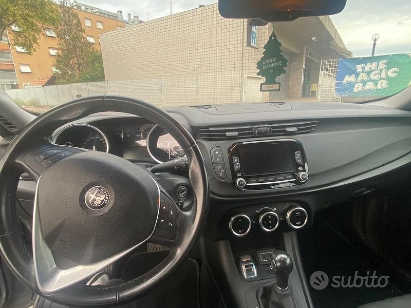 Usata Alfa Romeo Giulietta 175 CV (128 kW) 2017 Berlina