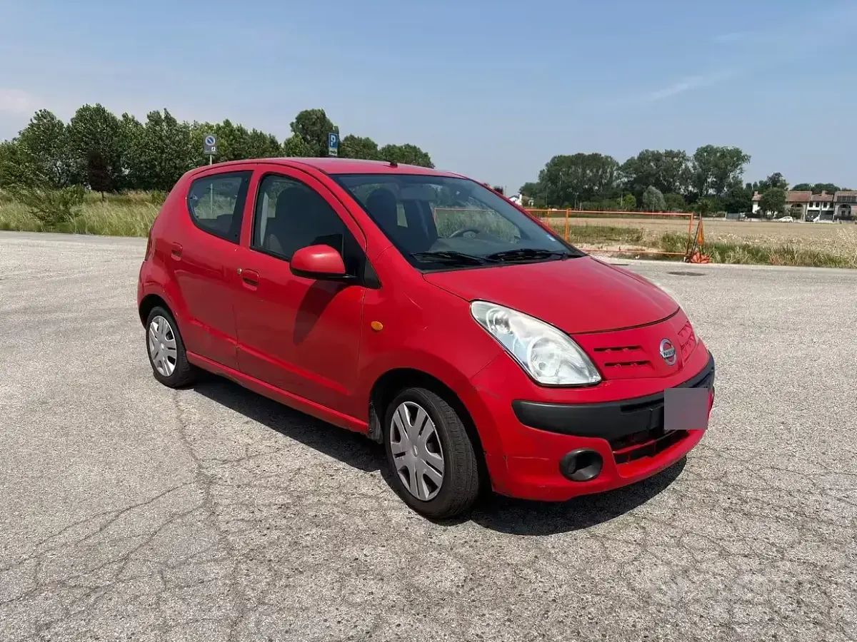 Usata Nissan Pixo 68 CV (50 kW) 2010 Rosso Utilitaria