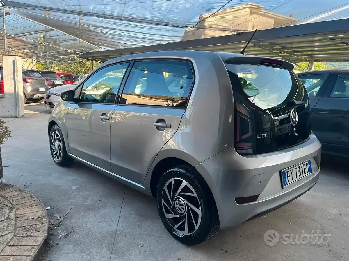 Usata VW up! Move 60 CV (44 kW) 2019 Grigio Utilitaria