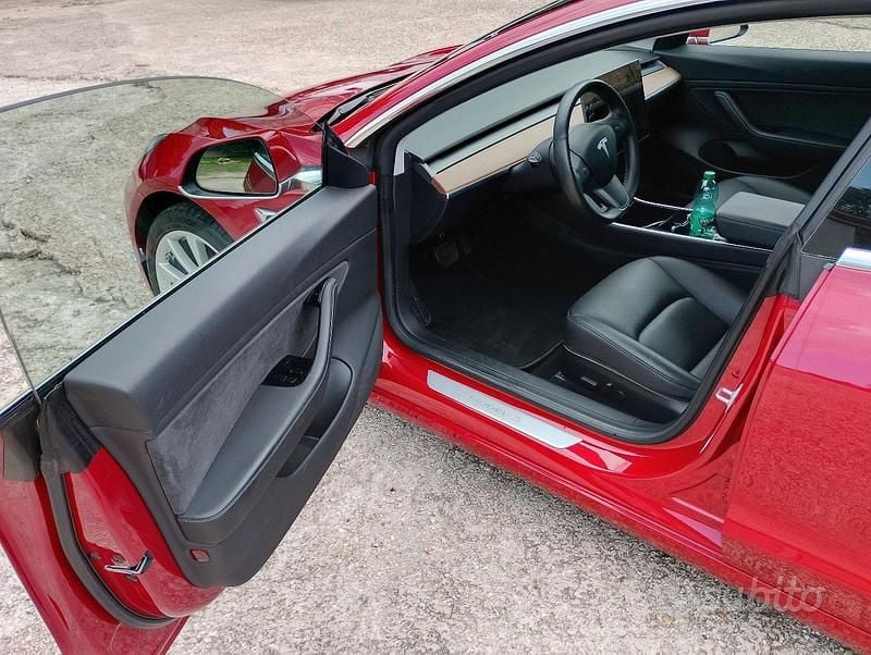 Usata Tesla Model 3 235 kW (320 CV) 2019 Rosso Berlina