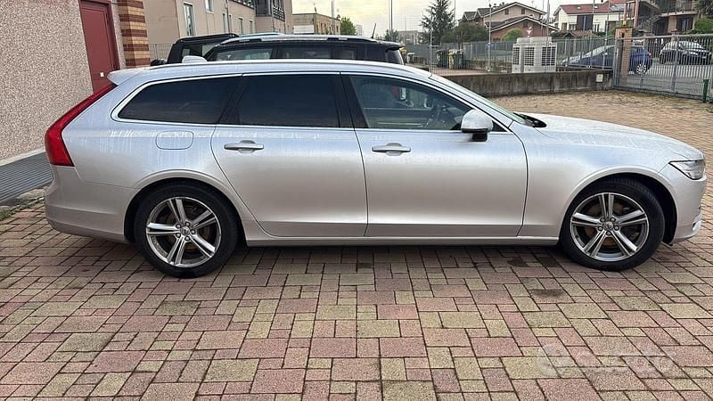 Usata Volvo V90 Momentum 150 CV (110 kW) 2018 Grigio Station wagon