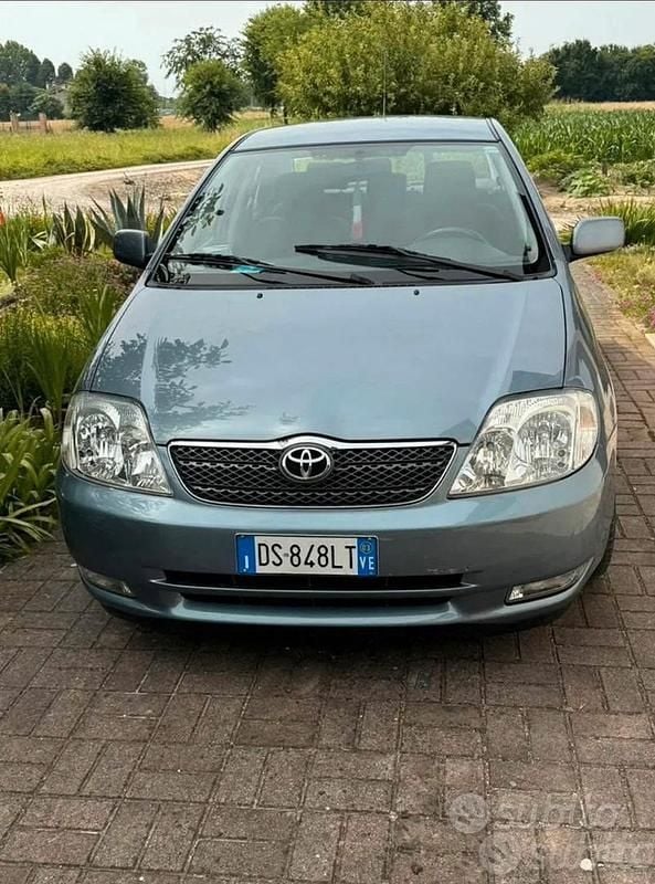 Usata Toyota Corolla 97 CV (71 kW) 2003 Berlina