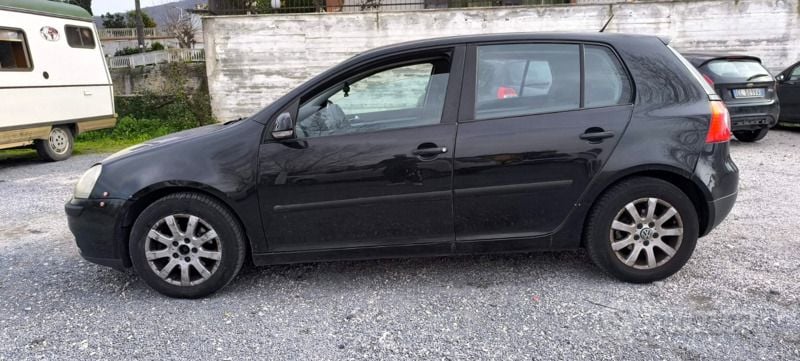 Begagnad VW Golf V 102 HK (75 kW) 2007 Svart Sedan
