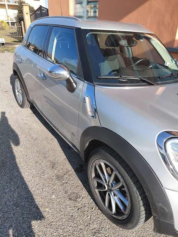 Usata Mini Cooper D Countryman 111 CV (81 kW) 2015 Argento SUV